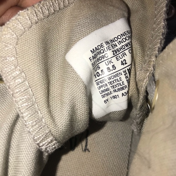 Converse shoes - Picture 3 of 3